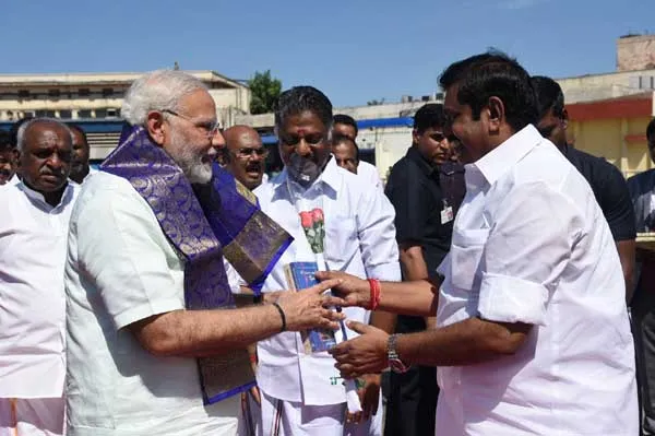 o panneerselvam edappadi palanisamy narendra modi